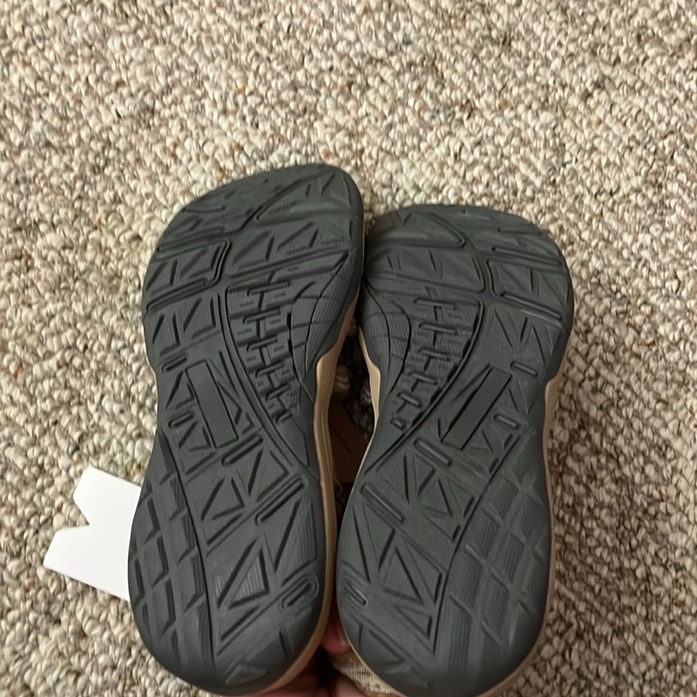 Women’s Hiking Sandals with Strappy Design - Picture 5 of 6
